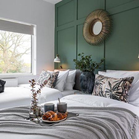 Large Luxury Solihull House - The Residence - Close To Nec - Sleeps 9 Buitenkant foto