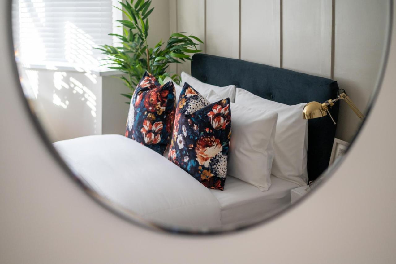 Large Luxury Solihull House - The Residence - Close To Nec - Sleeps 9 Buitenkant foto